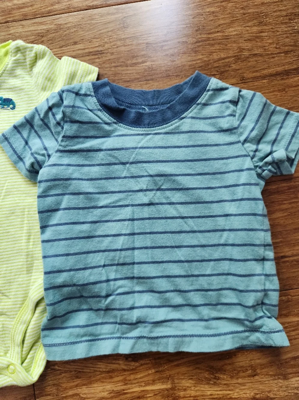 3 Carter's Baby Boy Chameleon Short Sleeve One-Piece Bodysuit Shirt, 9 Months